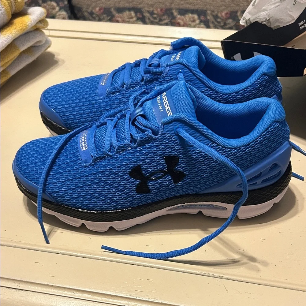 Under Armour Kids Royal Blue Mesh Charge Running Sneakers